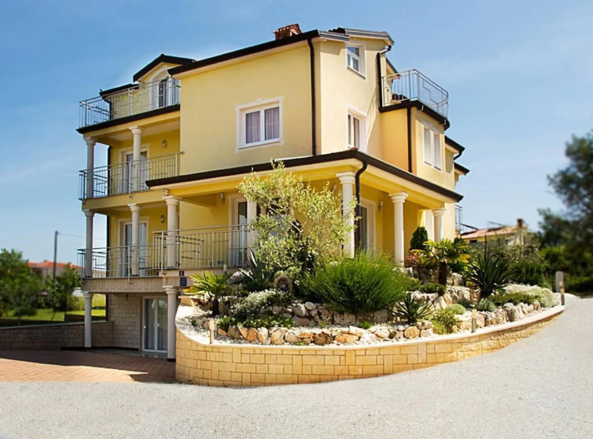 Apartments House Tomic For Max 22 Persons Maj Пореч Гостевой дом