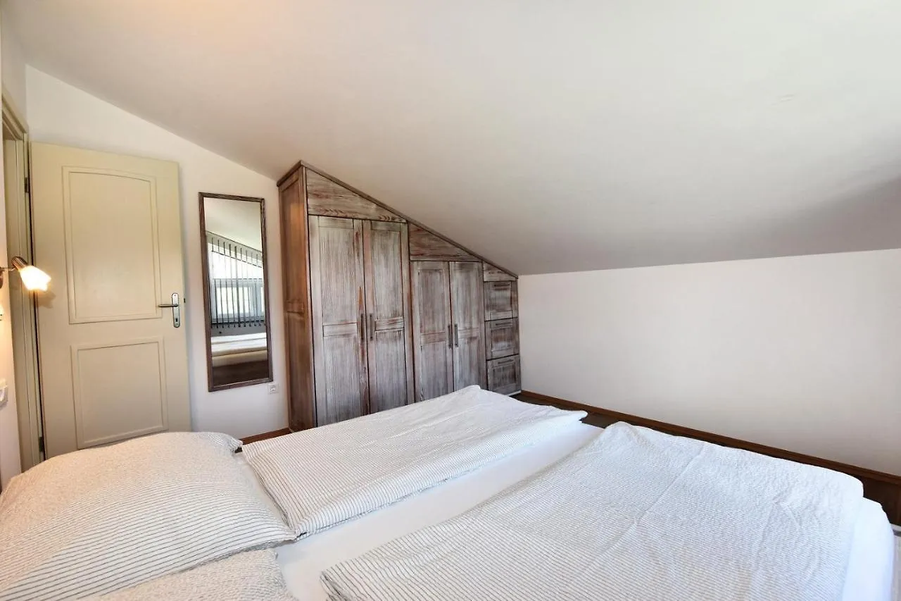 Apartments House Tomic For Max 22 Persons Maj Пореч Гостевой дом