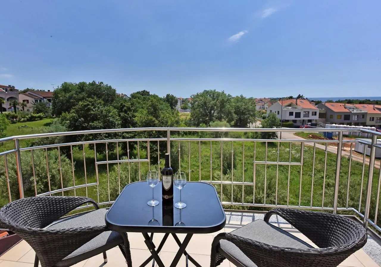 Apartments House Tomic For Max 22 Persons Maj Пореч